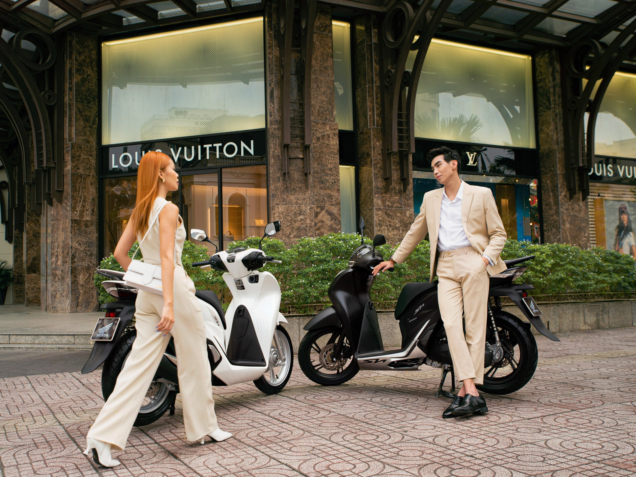 Mua xe máy Honda SH 160i chính hãng