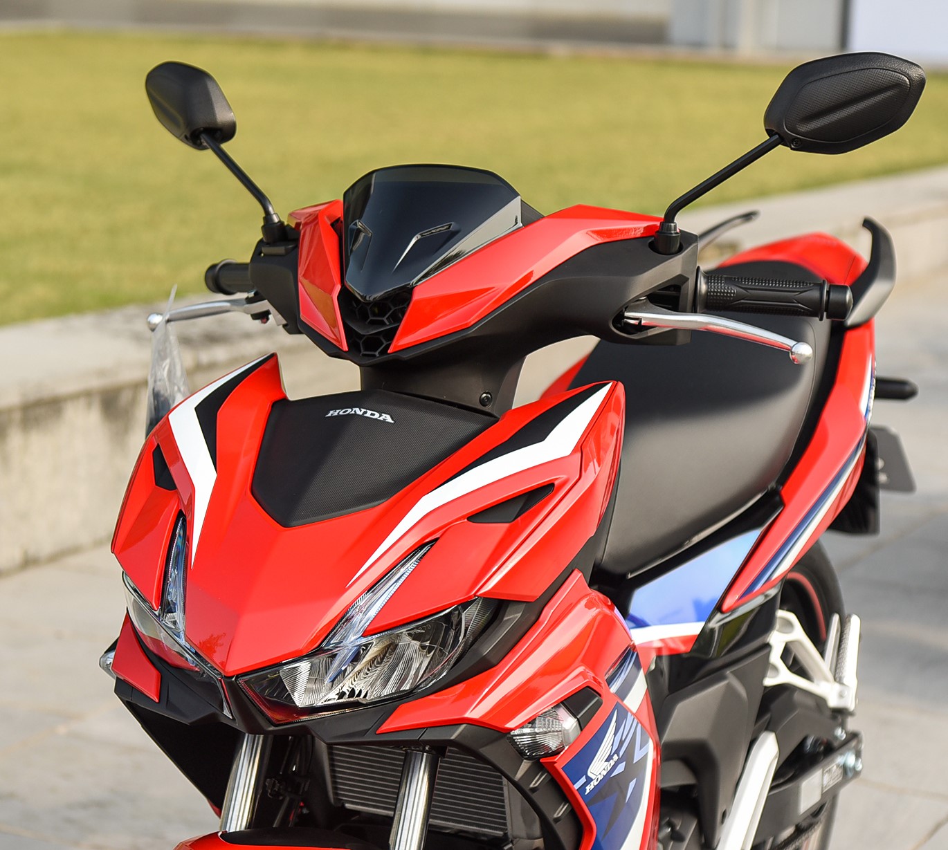 Giá bán xe máy Honda Winner X chính hãng