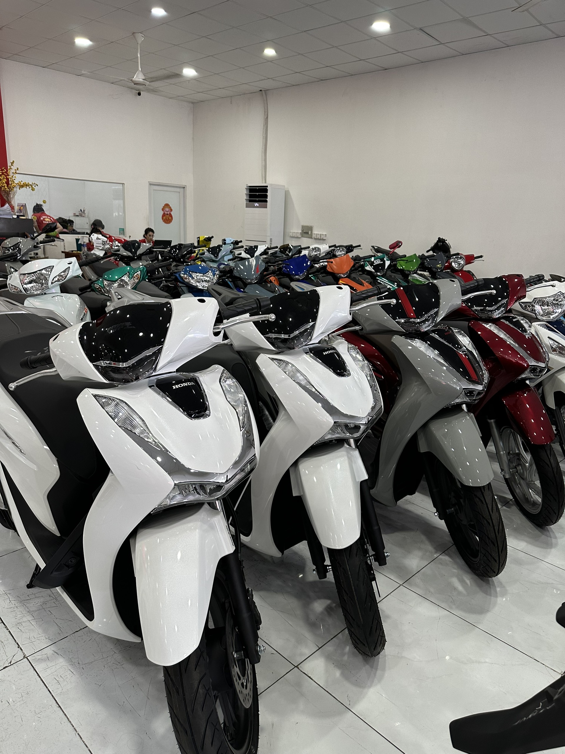 mua xe máy Honda SH 160i giá tốt
